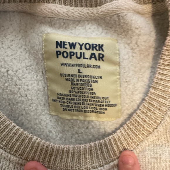 Large cream colored New York popular sweat shirt - Picture 4 of 4